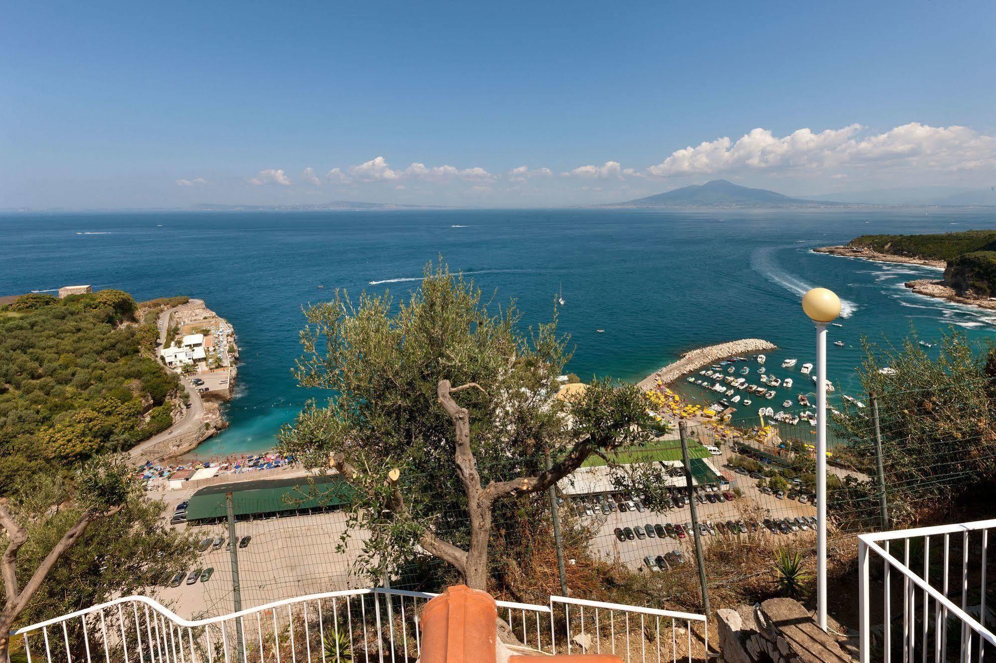 Villaggio Villa Lubrense Massa Lubrense Exterior photo